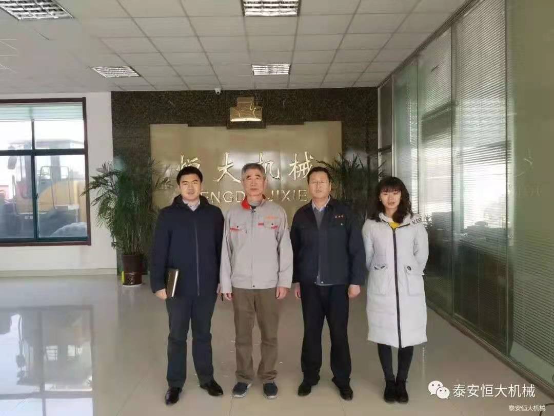 中国交通报对泰安恒大机械有限公司技术总工曹斌进行了个人专访 中国交通报对泰安恒大机械有限公司技术总工曹斌进行了个人专访